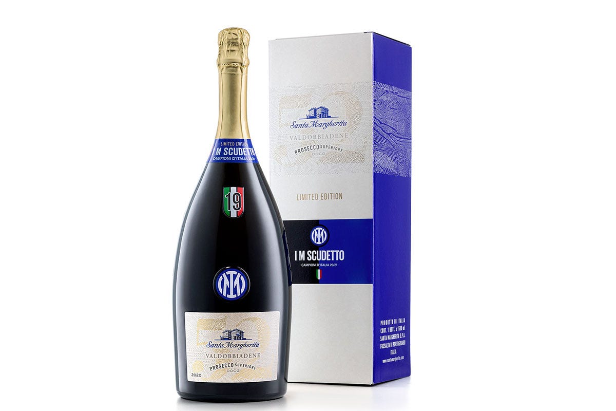 Santa Margherita firma la bottiglia per i festeggiamenti dell'Inter Santa Margherita, ecco la bottiglia celebrativa per lo scudetto dell'Inter