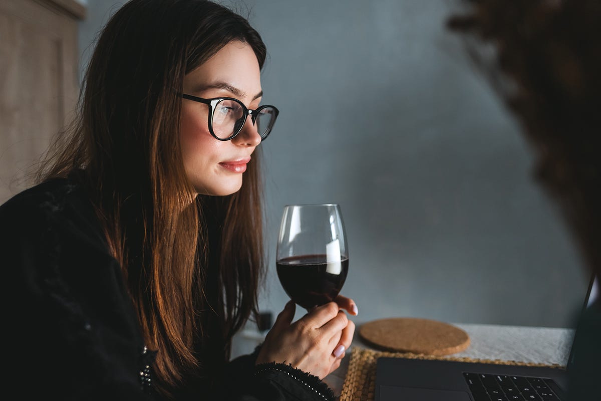 I Millennials sono sempre più competenti sul mondo del vino Il vino dopo i lockdown tra sommelier virtuali e prospettive per i ristoratori