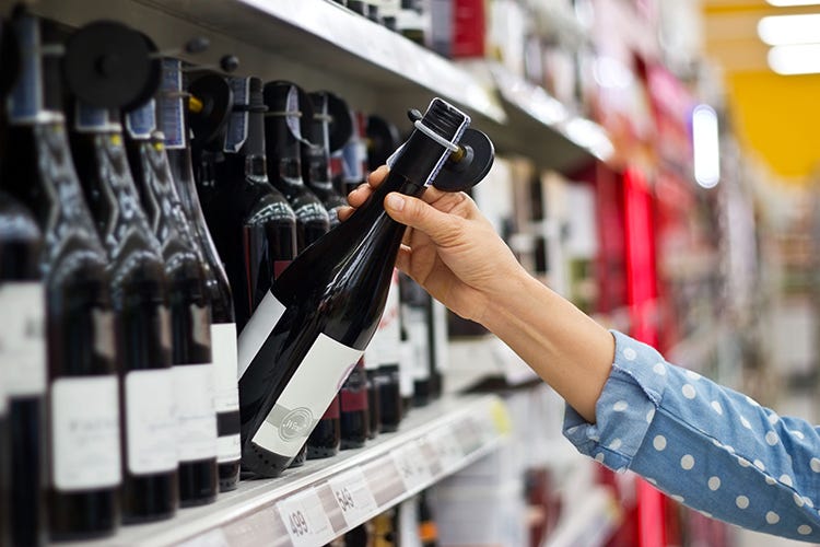 Aumentano le vendite online e nei supermercati - Il vino vola online e nella Gdo Le vendite crescono fino al 102%