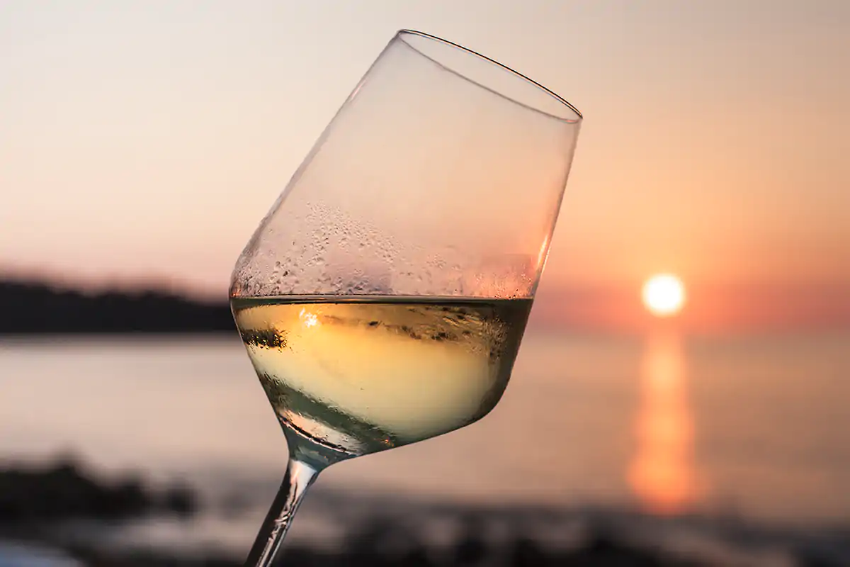 Sono 90 le aziende associate ad Assovini Sicilia Enoturismo e sostenibilit&agrave; per rilanciare i vini Made in Sicily