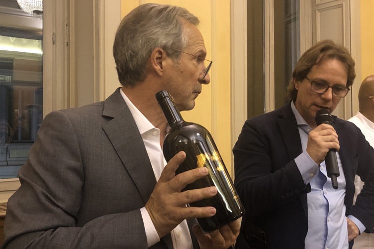 Hans Terzer alla presentazione di ieri sera a Milano (Appius 2015, il vino da sogno di Terzer si svela alla Wine Week)
