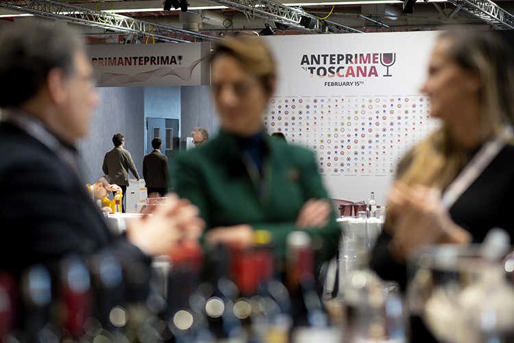 Un momento di riflessione in relazione a questioni come Brexit, dazi e coronavirus (Il vino toscano tra dazi, Brexit ed enoturismo)