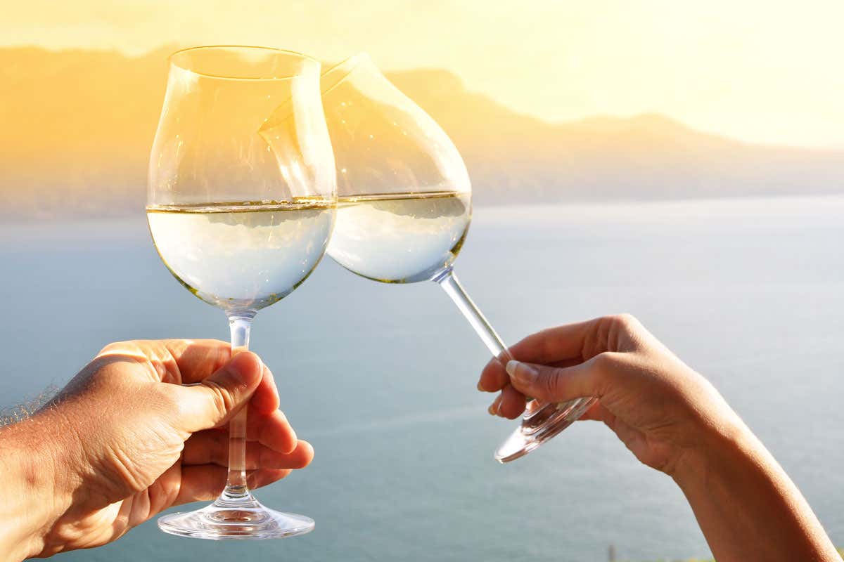 I segreti dell'estate in bottiglia: i vini da non perdere durante la bella stagione