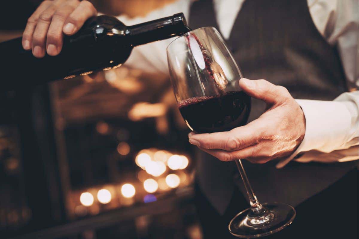 Vino: la produzione è ai minimi storici, ma le giacenze in Italia sono altissime Vino: la produzione è ai minimi storici, ma le giacenze in Italia sono altissime