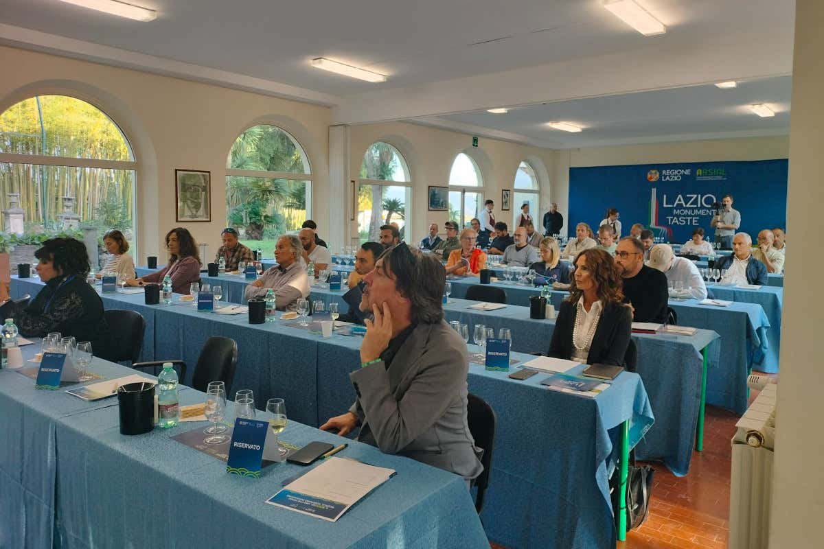 Nel Lazio il vino guarda al futuro con radici forti nel territorio Nel Lazio il vino guarda al futuro con radici forti nel territorio