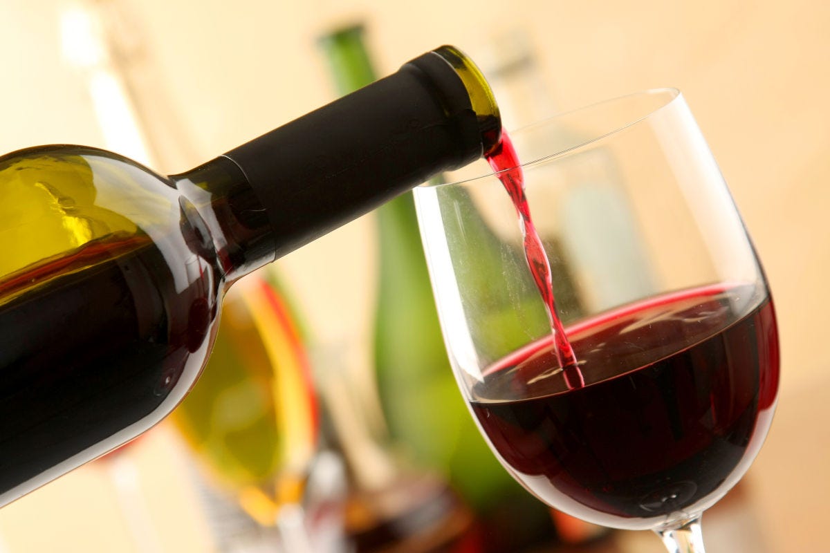Vendite del vino in calo nella grande distribuzione resiste solo lo spumante low cost