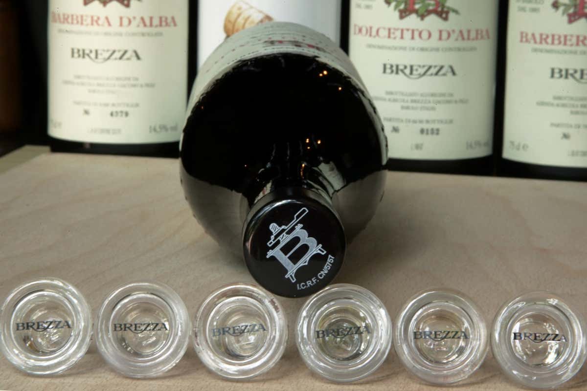 Gli speciali tappi in vetro brandizzati per Cantina Brezza