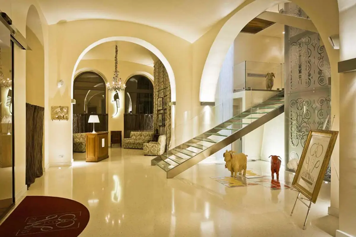 Hotel Vis a Vis. Fonte: Facebook Mangiare e dormire a Trieste? Ecco due location d&rsquo;eccezione