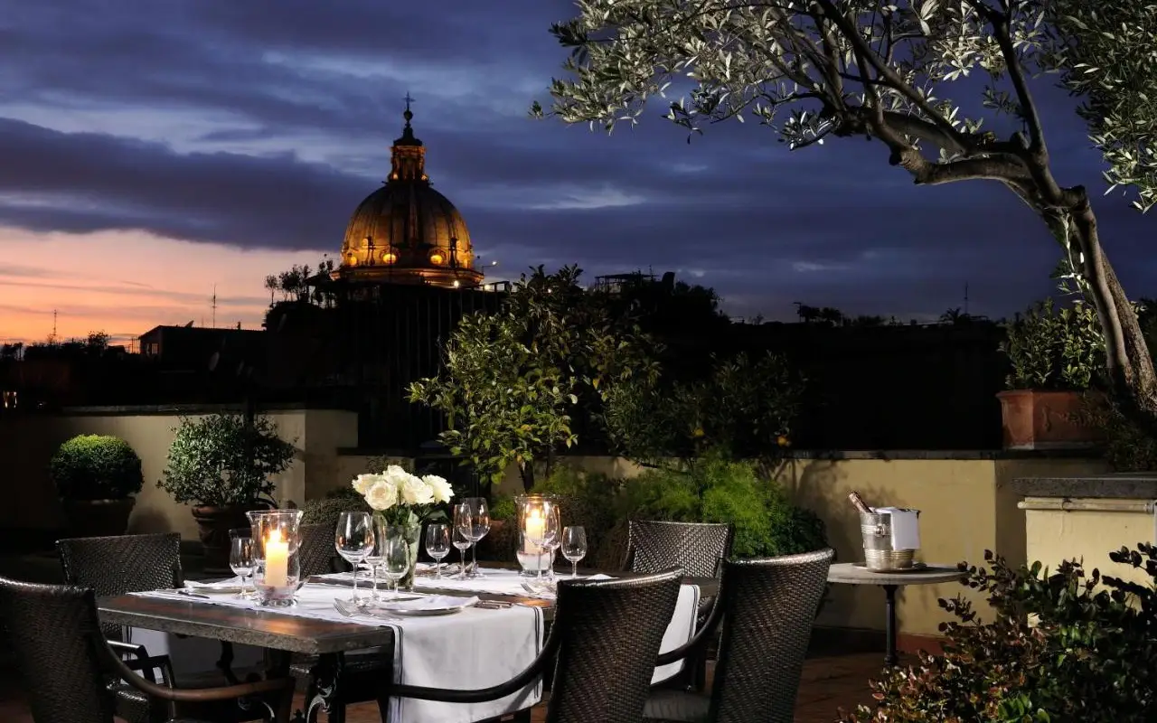 L&rsquo;insuperabile vista Hotel d'Inghiterra: eleganza e suggestioni di una dimora d'altri tempi