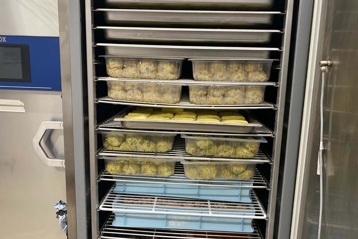 Dietro la leggerezza della pizza, la forza di un laboratorio: a casa di Diego Vitagliano Dietro la leggerezza della pizza, la forza di un laboratorio: a casa di Diego Vitagliano