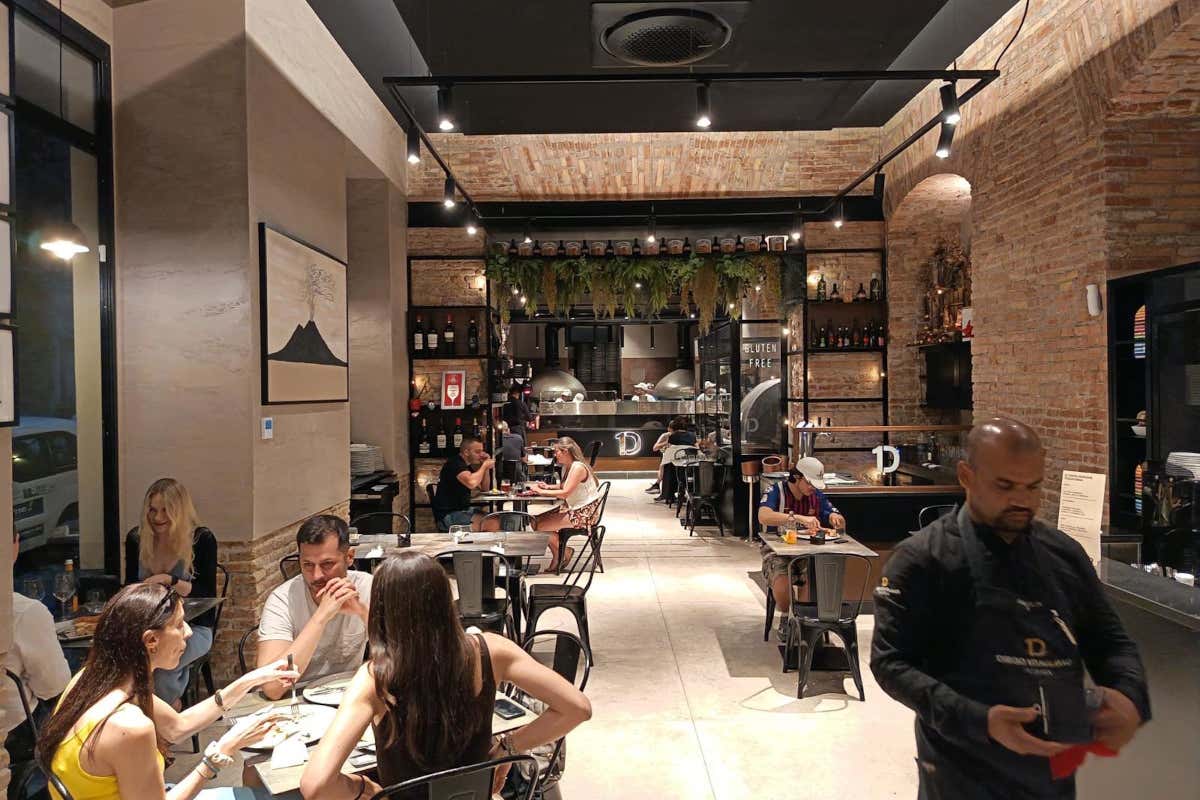 Dietro la leggerezza della pizza, la forza di un laboratorio: a casa di Diego Vitagliano Dietro la leggerezza della pizza, la forza di un laboratorio: a casa di Diego Vitagliano