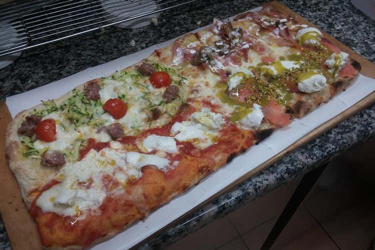 La pizza rettangolare di Acqua e Farina (Vittima di stalker su TripAdvisor «Vivo nel terrore da due mesi»)