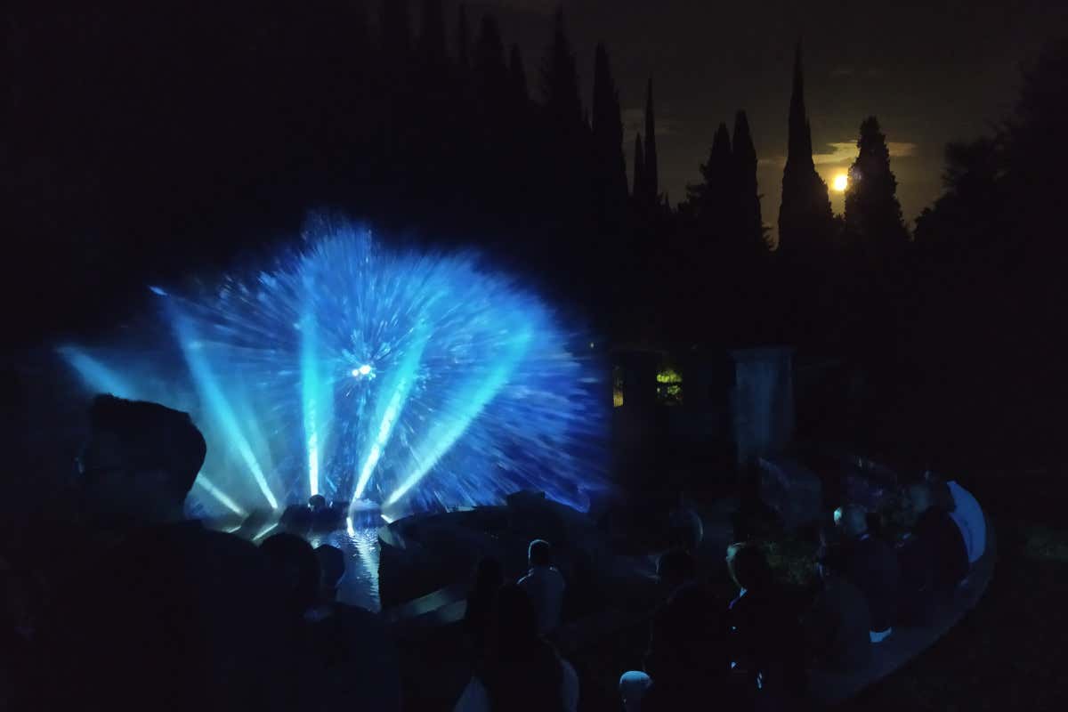 Hedonè, uno spettacolo notturno di luci al Vittoriale degli Italiani