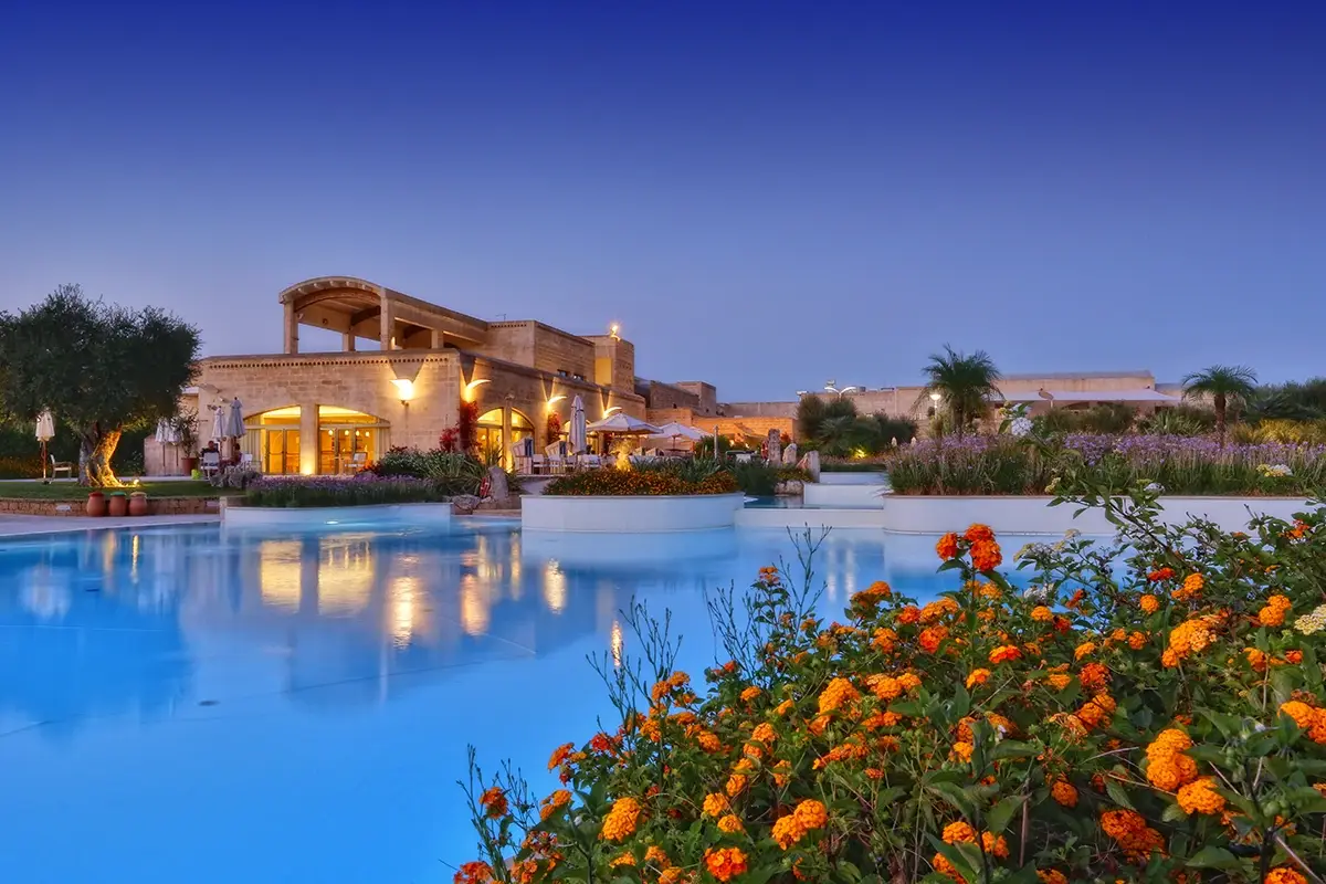 Vivosa Apulia Resort, immagine in notturna Da Vivosa Apulia resort la prima academy esperienziale di turismo