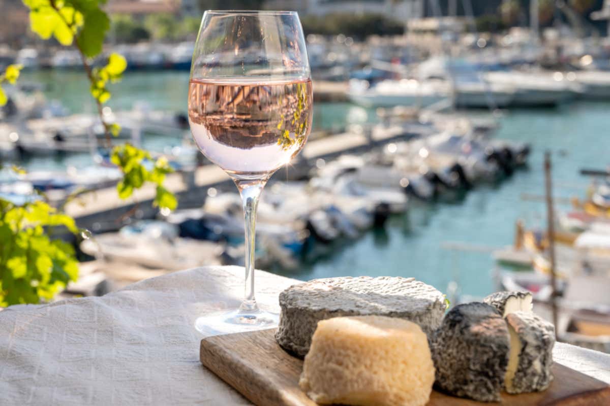 Dalla Tuscia all'Agro Pontino: i vini da scoprire nelle gite fuori porta da Roma Dalla Tuscia all'Agro Pontino: i vini da scoprire nelle gite fuori porta da Roma