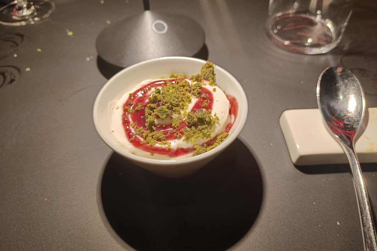 Mangiare nel cielo di Milano? Al Voya Rooftop, il locale più alto della città