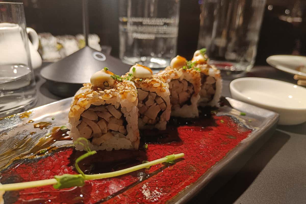 Mangiare nel cielo di Milano? Al Voya Rooftop, il locale più alto della città