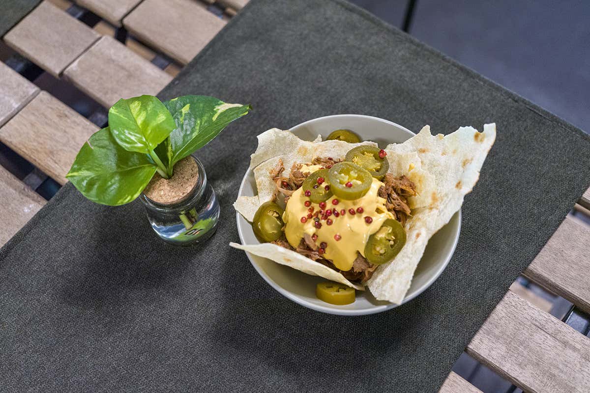 Vulcano Hub culturale e smoke barbeque in un Orto Romano che guarda il Cupolone