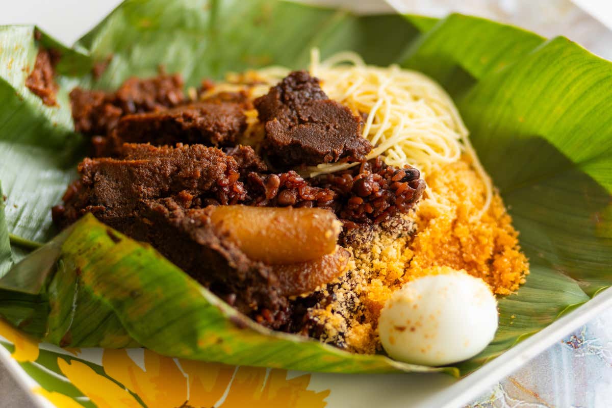 Riso e fagioli costituiscono la base del tradizionale waakye ghanese