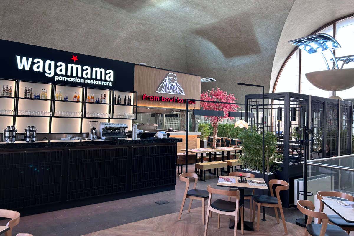 Gli interni del locale Wagamama di Roma Wagamama arriva a Roma aperto il primo ristorante nella capitale Gli interni del locale Wagamama di Roma Wagamama arriva a Roma aperto il primo ristorante nella capitale