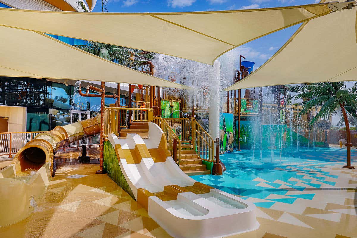 L'interno del Waldorf Astoria Lusail Qatar un paese da scoprire in famiglia. Ecco cosa fare