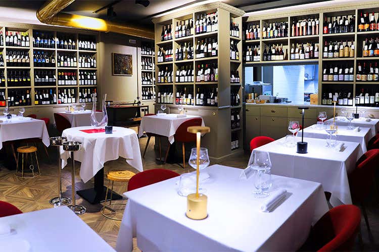 La sala - All'enoteca dei fratelli Bruni sono i piatti che s'abbinano ai vini La sala - All'enoteca dei fratelli Bruni sono i piatti che s'abbinano ai vini