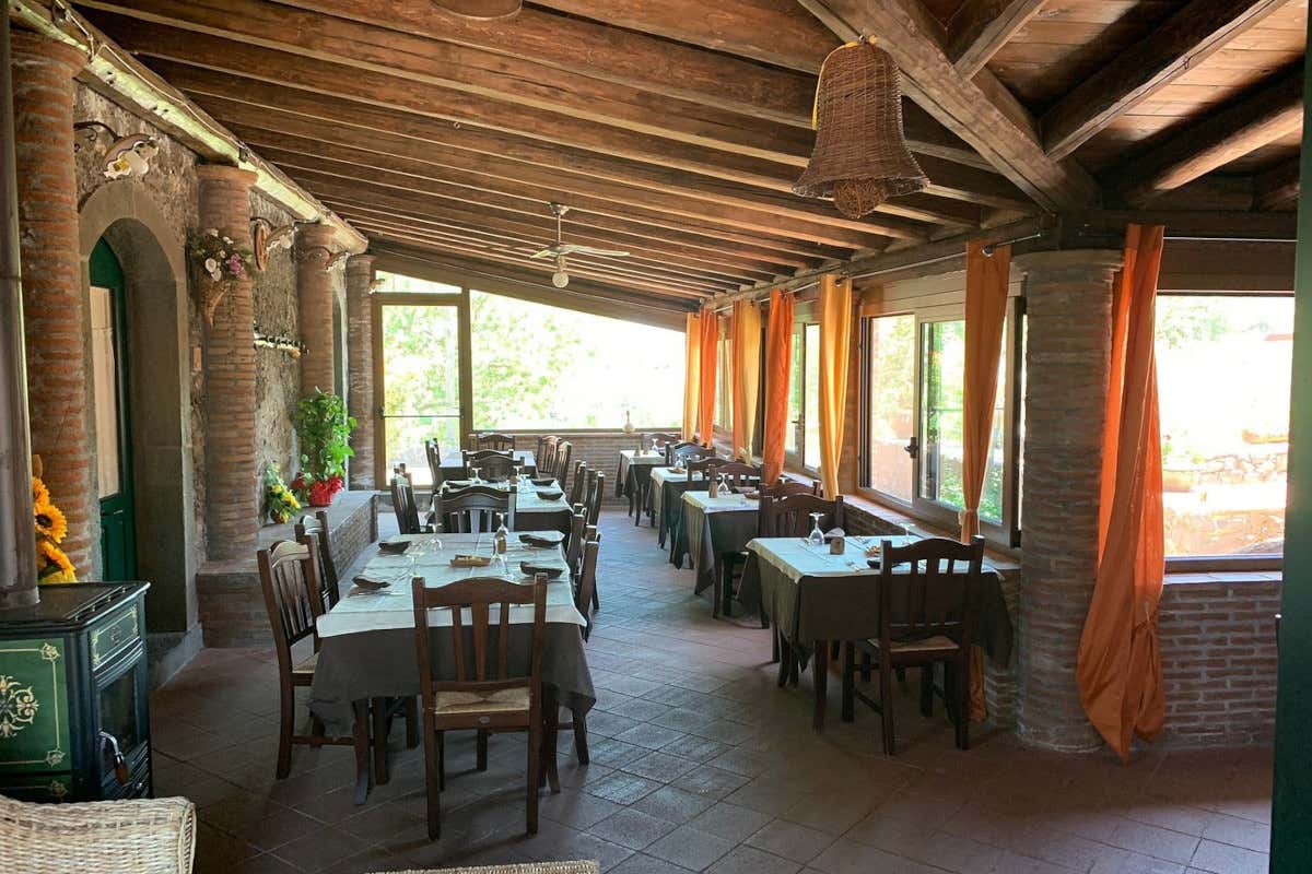 Etna, la “cucina vulcanica” di Claudio Spartà: tradizione e micro-produttori sul versante nord Etna, la “cucina vulcanica” di Claudio Spartà: tradizione e micro-produttori sul versante nord