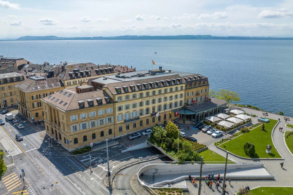 Scoprire Neuchâtel: dal lago agli orologi fino alla produzione di assenzio Scoprire Neuchâtel: dal lago agli orologi fino alla produzione di assenzio