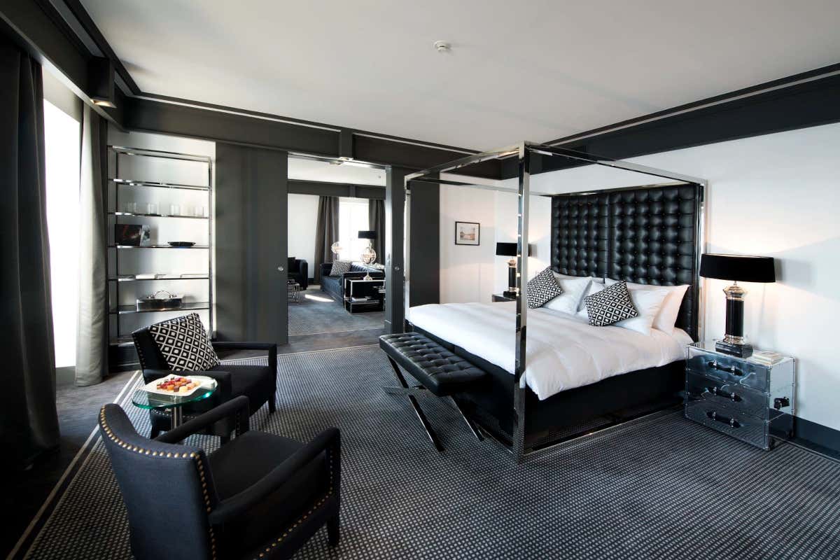 Scoprire Neuchâtel: dal lago agli orologi fino alla produzione di assenzio Scoprire Neuchâtel: dal lago agli orologi fino alla produzione di assenzio