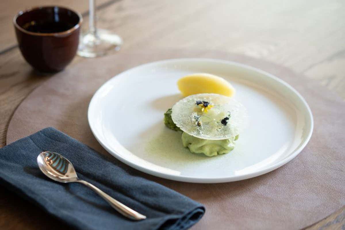 Scoprire Neuchâtel: dal lago agli orologi fino alla produzione di assenzio Scoprire Neuchâtel: dal lago agli orologi fino alla produzione di assenzio