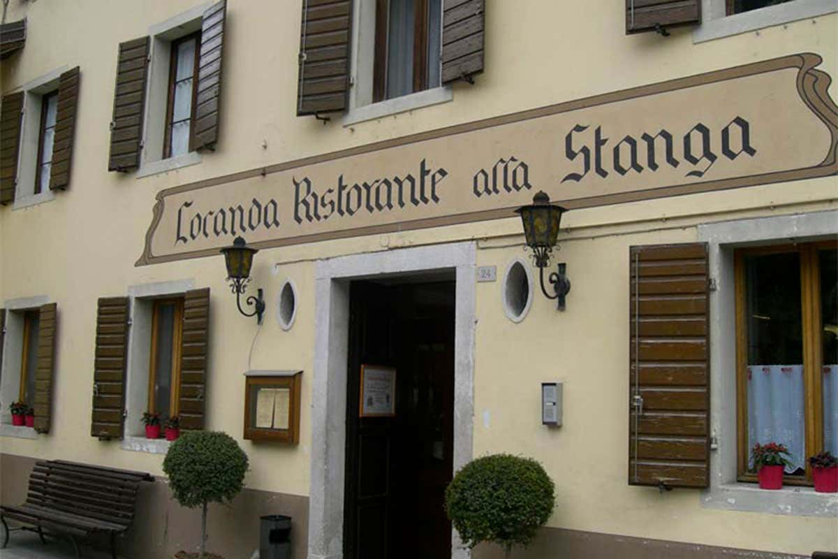 Pos in tilt, ristoranti a rischio: più del 70% dei clienti paga solo con carte e smartphone Pos in tilt, ristoranti a rischio: più del 70% dei clienti paga solo con carte e smartphone