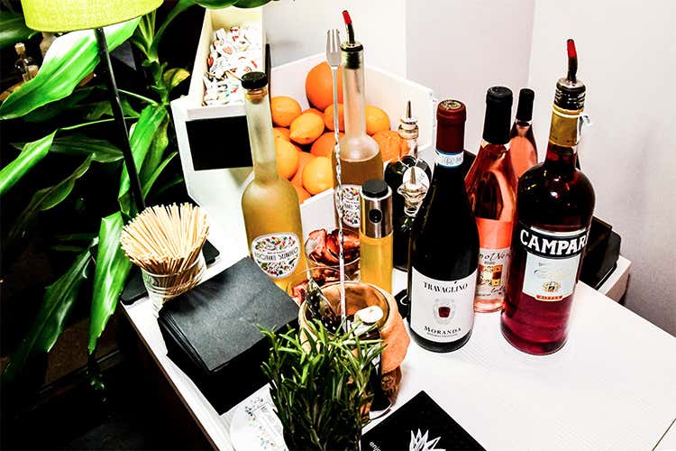 I cocktail e gli ingredienti per prepararli - Oltrep&ograve; tutto da bere con lo Spritz Pavese e l'OltreMito