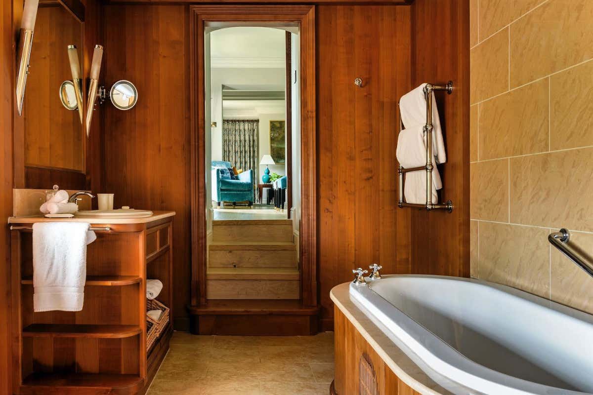 Viaggio nei luoghi di sua maestà: i percorsi reali nel Regno Unito