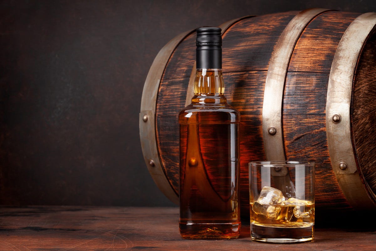 Whisky, dalla botte alla bottiglia Whisky il distillato inclusivo che dalla Scozia ha conquistato il mondo