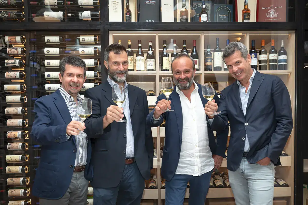 I fondatori di Wine Tip. Il secondo da sinistra &egrave; Alberto Cristofori Vino da investimento, un fenomeno sempre pi&ugrave; italiano