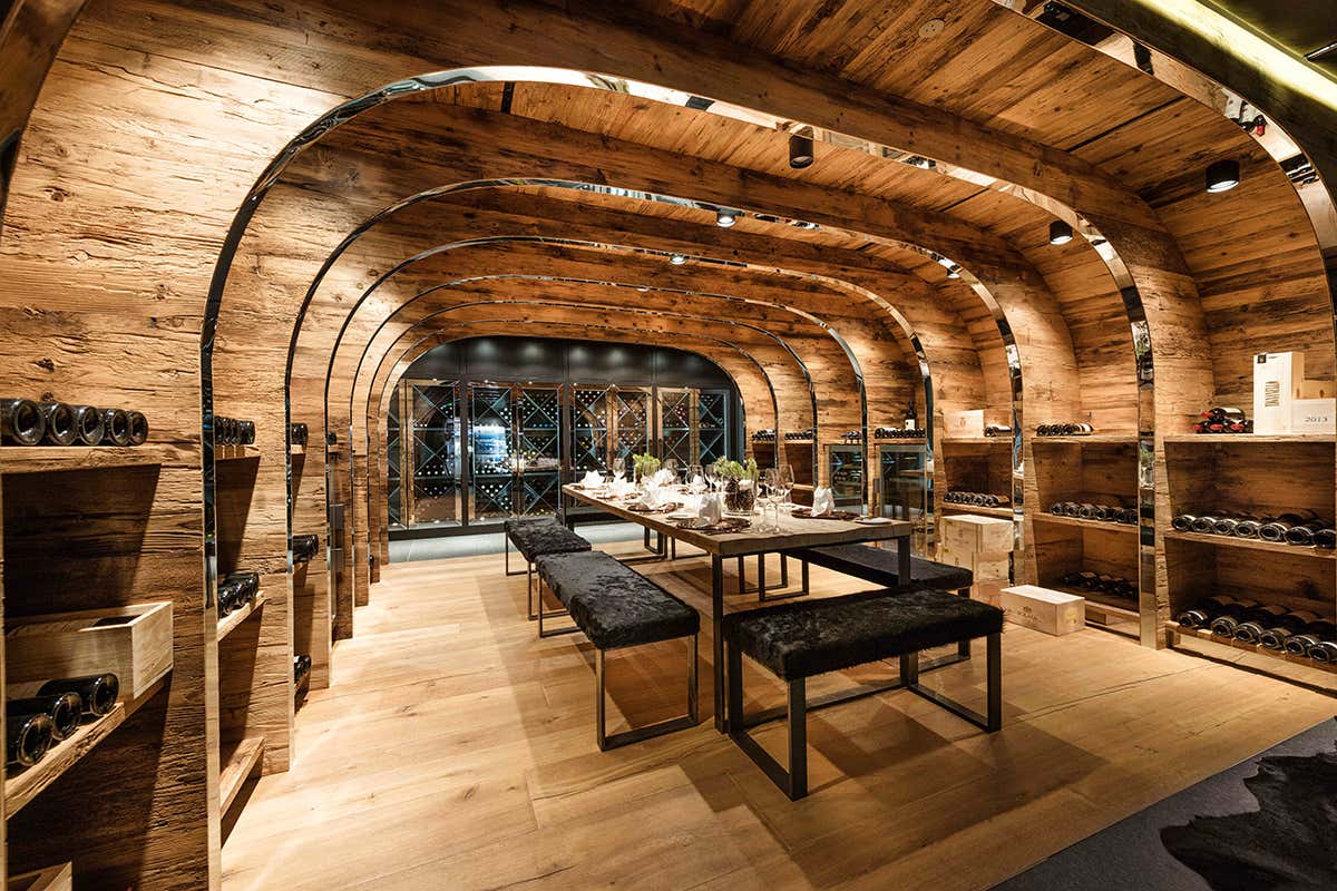 Wine cellar Vacanza super lusso sulla neve con maggiordomo? Succede allo Chalet N in Austria