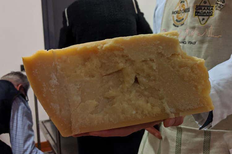 Il Parmigiano Reggiano giunto secondo (World Cheese Awards 2019 Usa al 1° posto, ma è polemica)