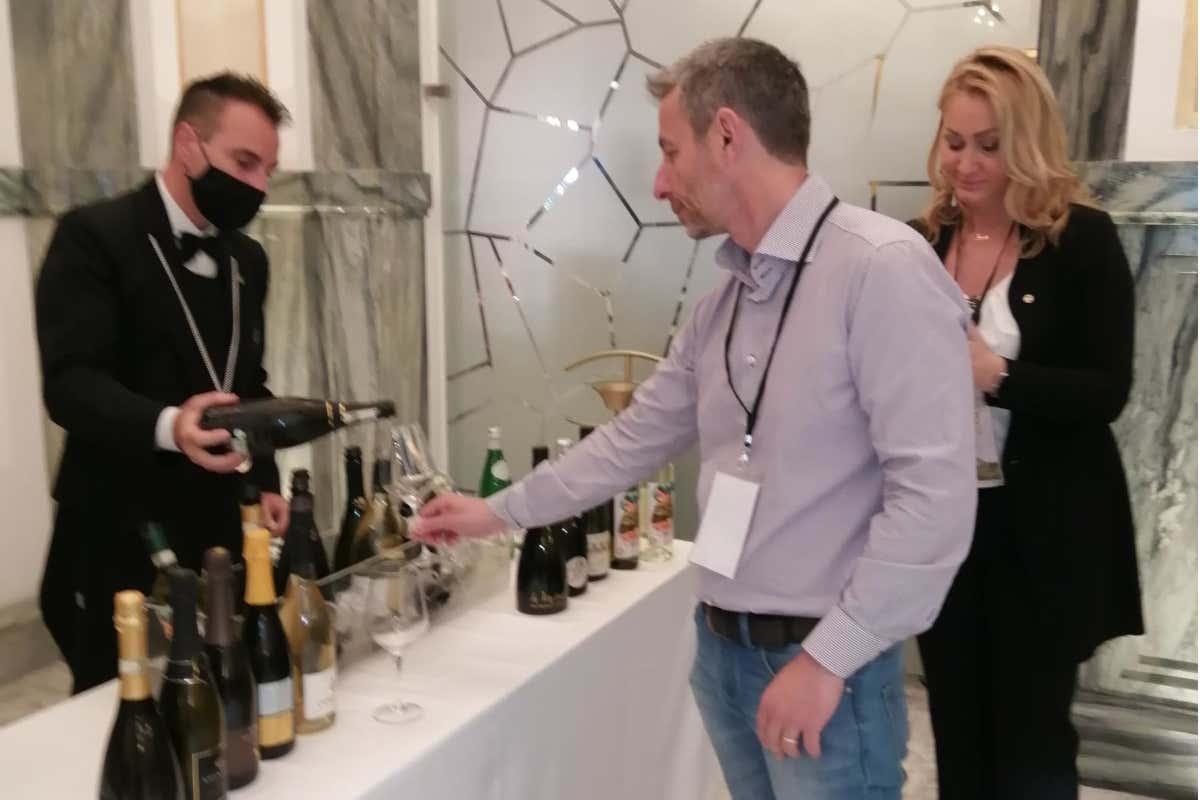 Parte da Roma il World tour del Gavi, il grande bianco piemontese