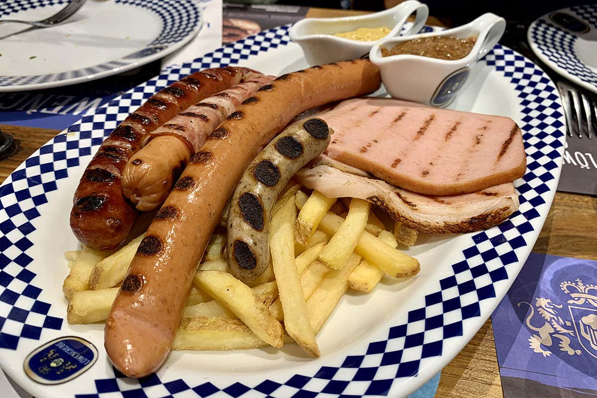 Taglio del nastro per la bierstube Löwengrube: la Baviera arriva Milano