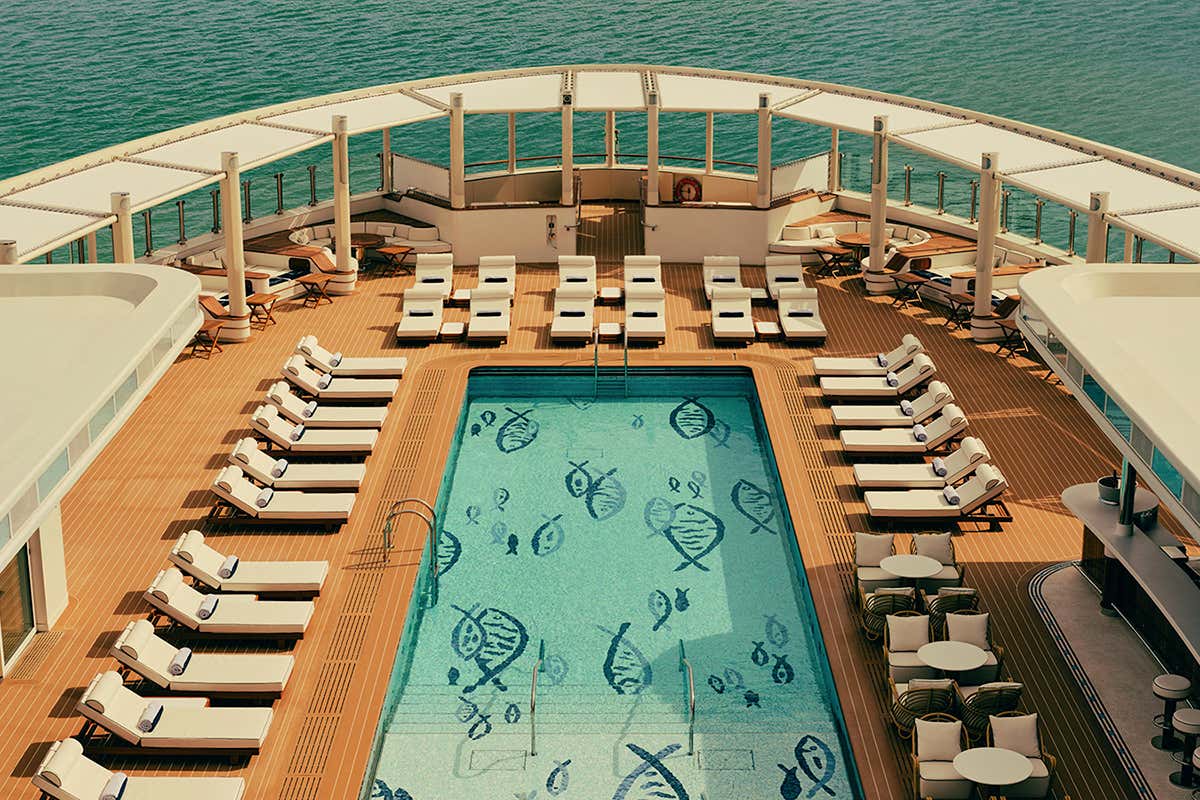 La piscina esterna del Four Seasons I