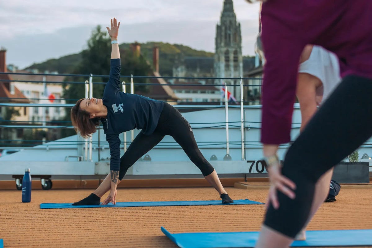 Yoga in crociera Lo yoga di fronte all’acqua: ecco i resort più esclusivi