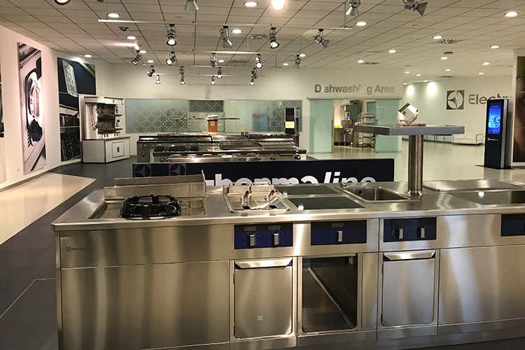 (Young Chef's Hotel Challenge Vince il corretto utilizzo delle attrezzature)