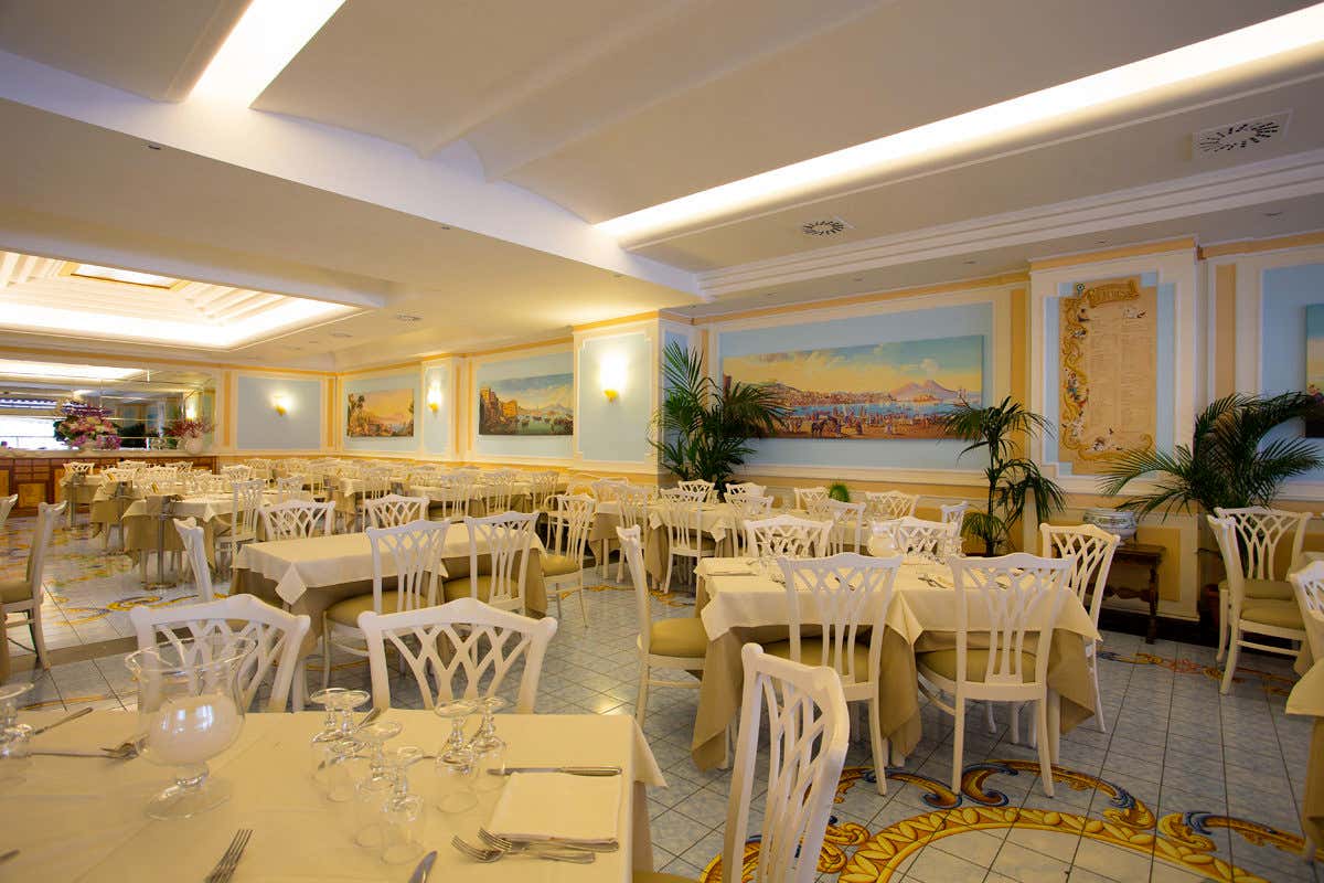 La sala interna del ristorante Zi' Teresa