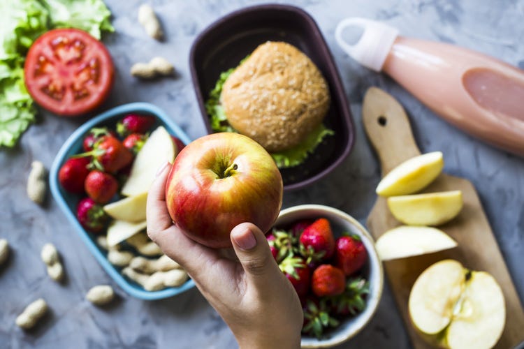 Tanti sono i miti da sfatare sull'alimentazione (Calorie, zuccheri, frutta e pasta Quando in tavola va la fake news)