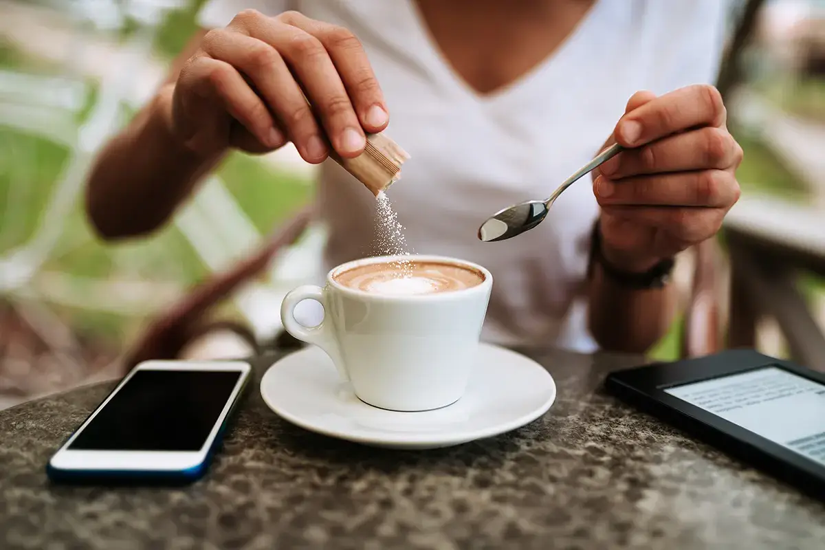 Lo zucchero non &egrave; solo quello bianco Buono lo zucchero, ma attenzione alla dipendenza: pu&ograve; creare danni gravi
