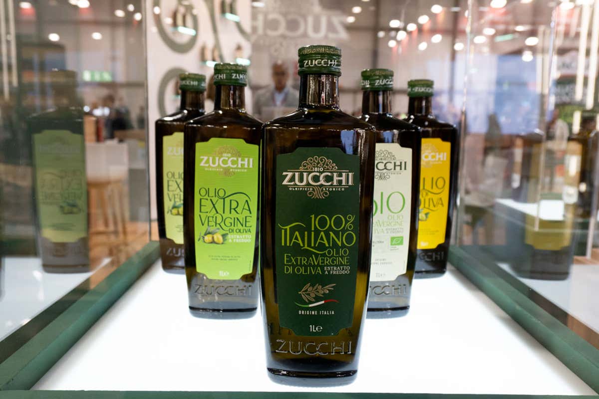 Il sistema di stoccaggio a temperatura controllata garantisce qualità e stabilità dell’olio extravergine