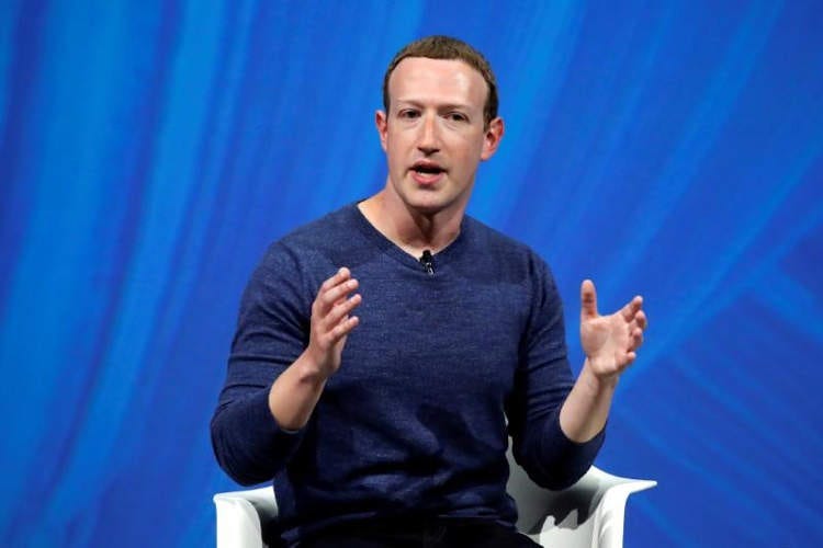 Mark Zuckerberg - Zuckerber: Uso dati oltre il picco  Il rischio è che i server si fondano
