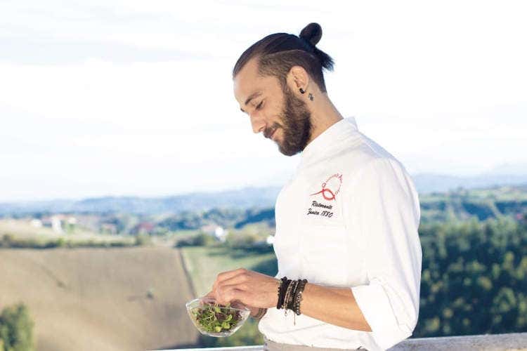 Lo chef Sabatino Lattanzi - Zunica, ristorante da 140 anni Il titolare: &laquo;Senza tutele non riapro&raquo;