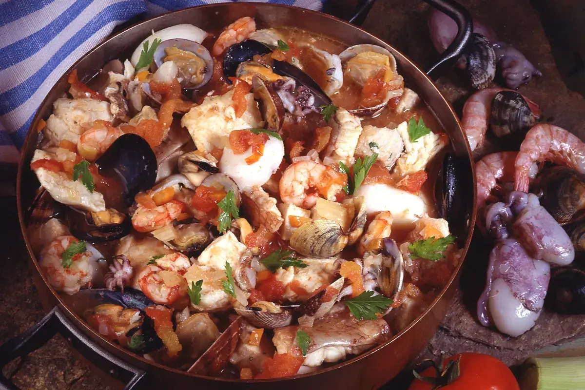 Zuppa di scorfano Alla scoperta dello scorfano, ottimo per le zuppe ma non solo