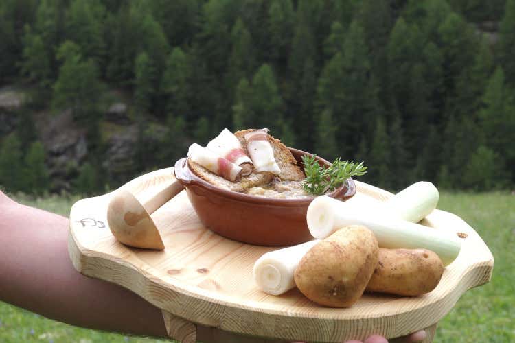 La zuppa a marchio di qualit&agrave; del Parco Parco nazionale Gran Paradiso, in festa con i suoi prodotti tipici